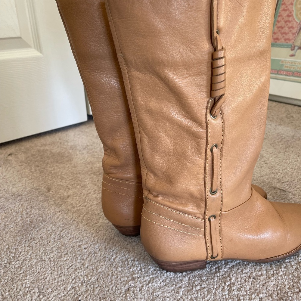 Boots - Picture 4 of 6